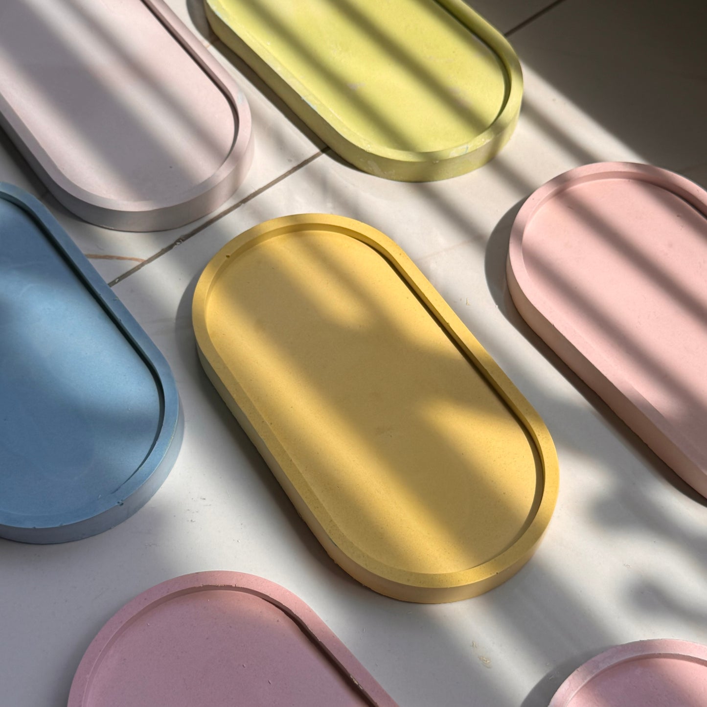 Oval tray